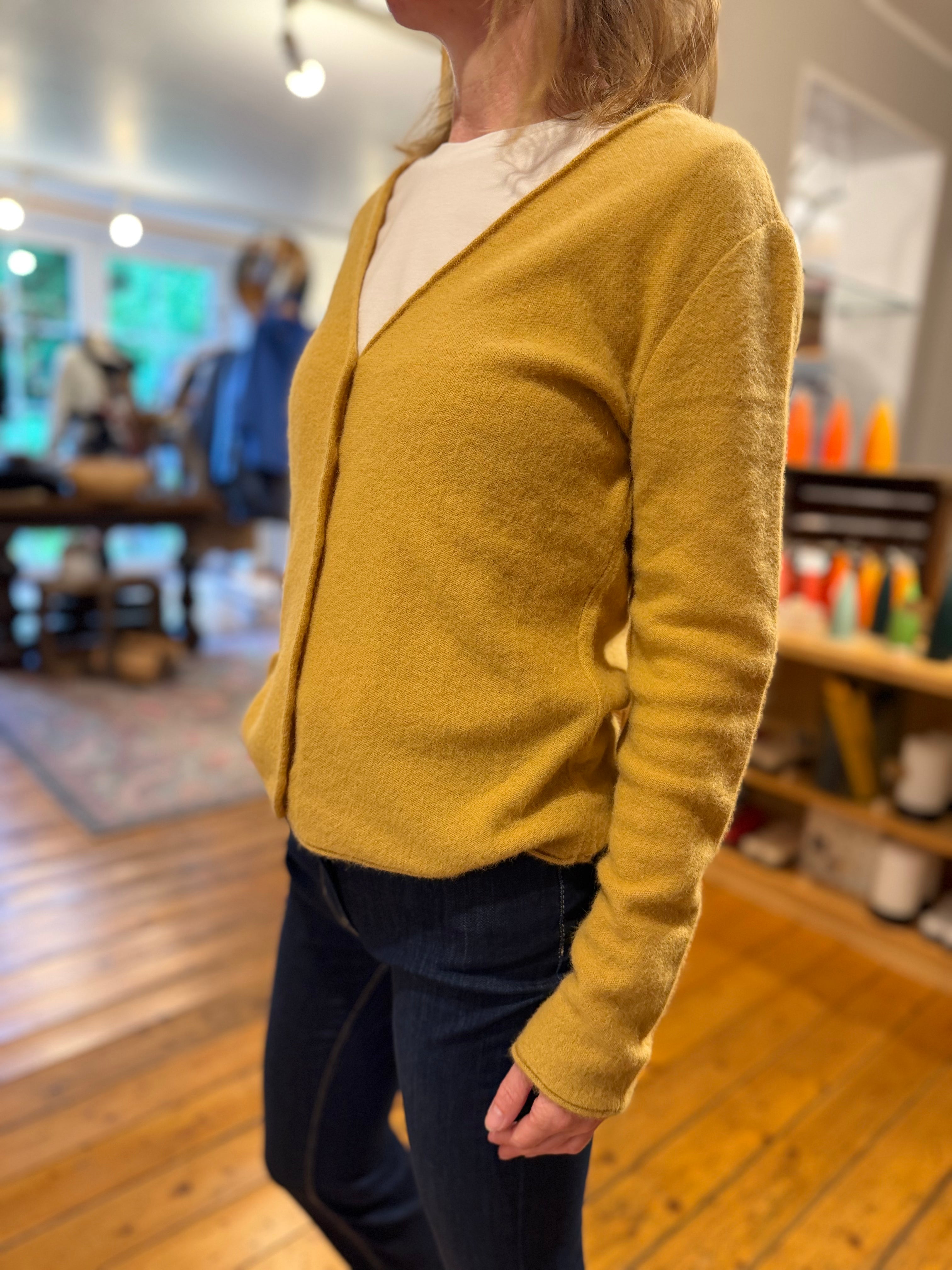 Leichte Strickjacke aus Kaschmir, Possumhaar & Seide